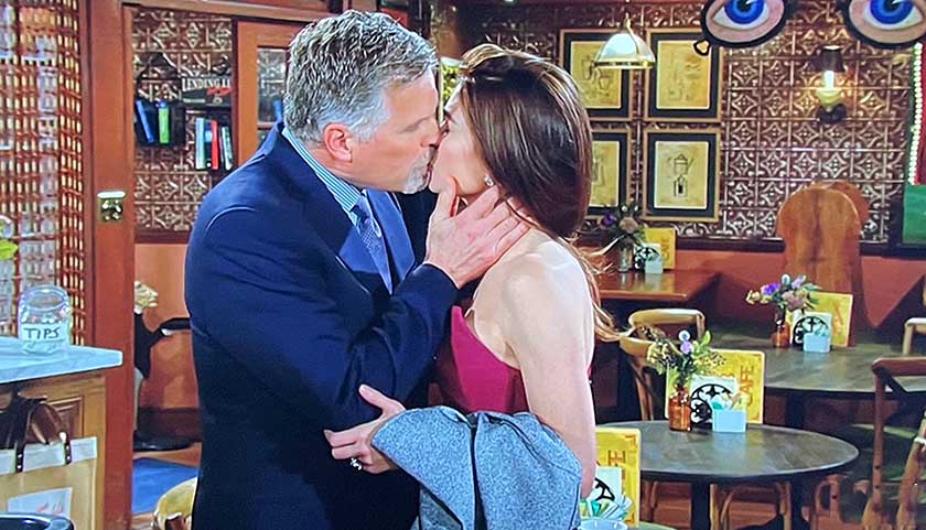 Young And The Restless Scoop: Victoria Newman Kisses Ashland Locke