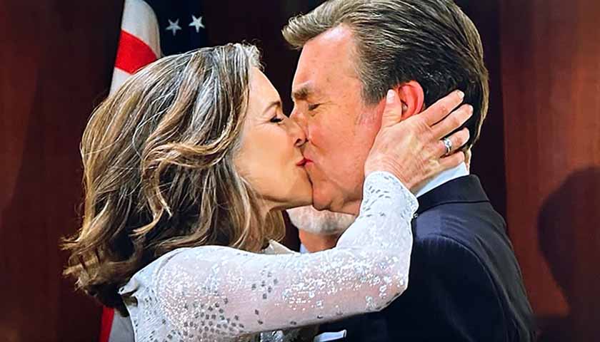 Young And The Restless: Jack kisses his bride