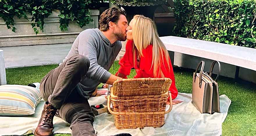 Y&R Scoop: Sharon and Chance share a kiss at the park