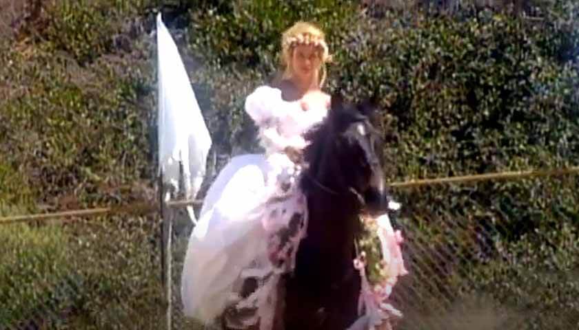 B&B Scoop: Brooke arrives on horseback for first wedding to Ridge