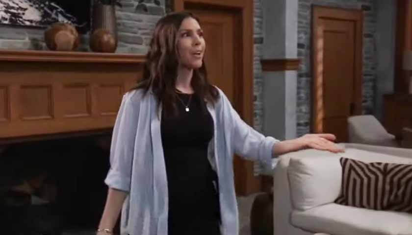 GH Scoop: Kristina holds out her hand as she vents to her mom