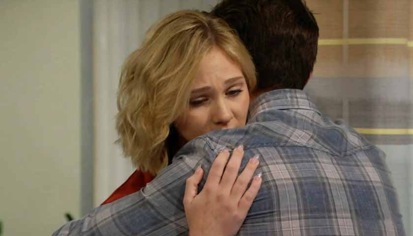 Y&R Scoop: Lucy hugs her dad