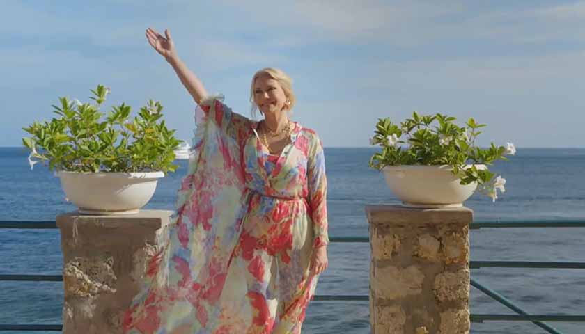 B&B Scoop: Brooke models a gown in Capri
