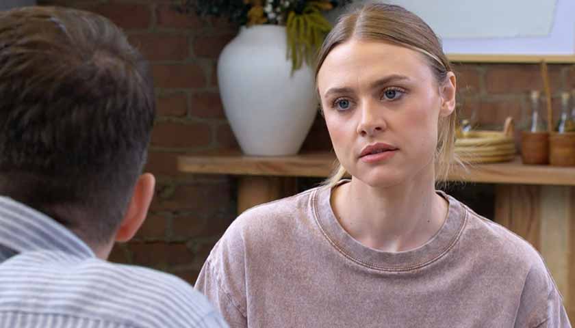 Y&R Scoop: Claire glares at Kyle