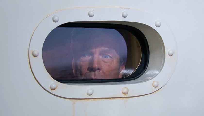 Young And The Restless Scoop: Jack looks at the ocean from the window of his cabin