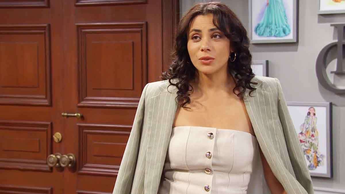 Daphne talks to Carter on Bold and the Beautiful