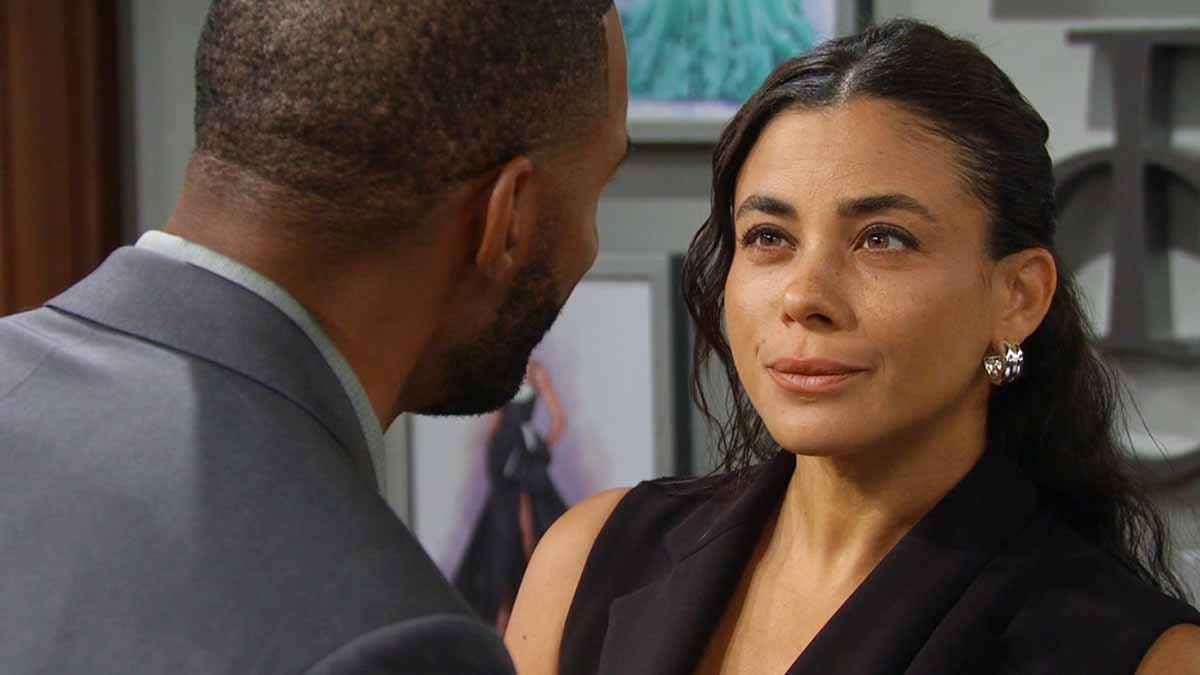 Daphne and Carter talk about surrogacy at Forrester Creations