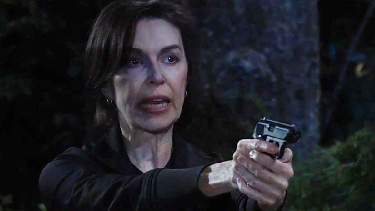 Anna holds a gun on General Hospital
