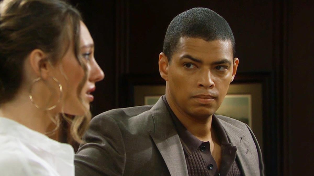 Zende looks at Dylan on Bold and the Beautiful