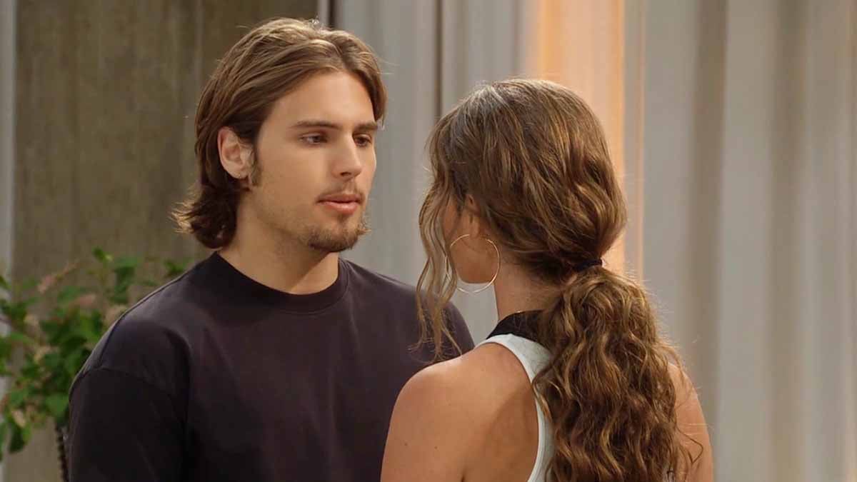 Will and Dylan in the showroom on Bold and the Beautiful