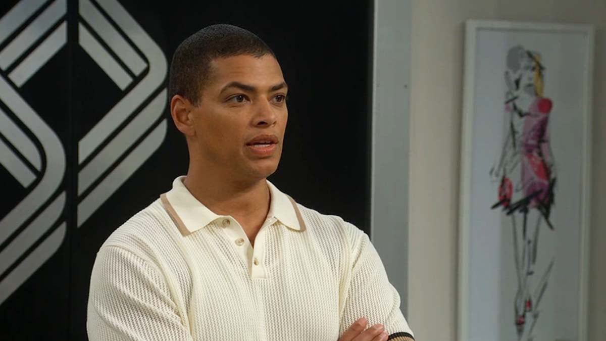 Zende speaks to Hope and Katie on Bold and the Beautiful