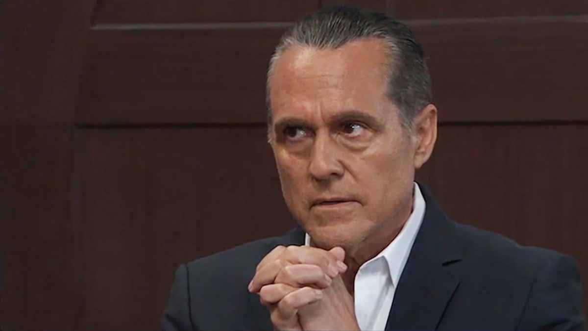 Sonny clasps his hands together on General Hospital