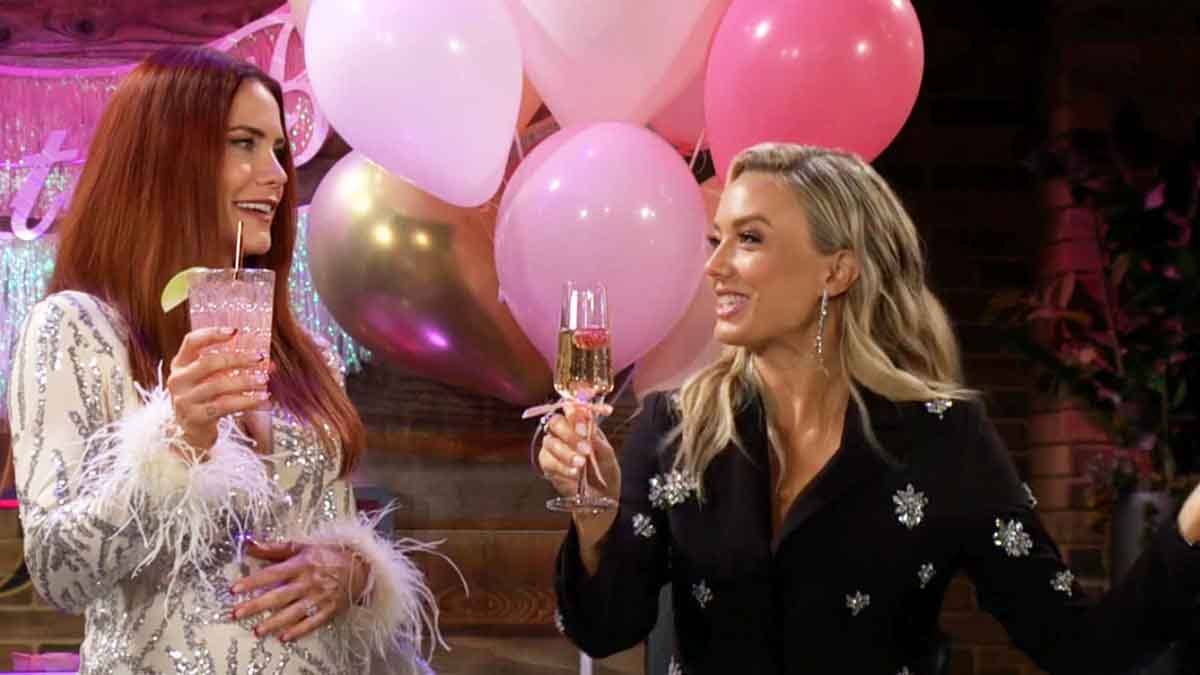 Sally and Abby at Society bachelorette party on Young and the Restless